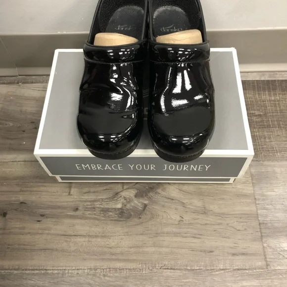 Dansko professional Patent black leather shoes - Picture 2 of 16